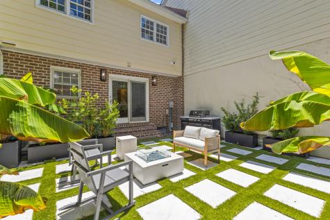 146 Broad Charleston SC 29401