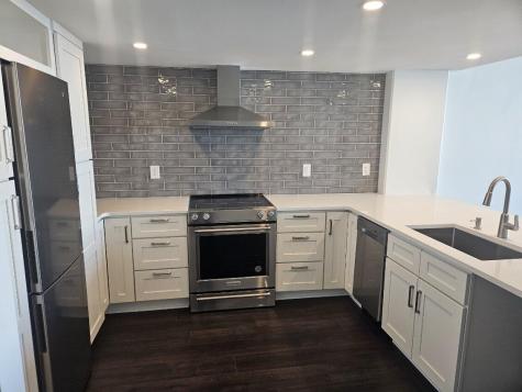14 Lockwood Drive Charleston SC 29401