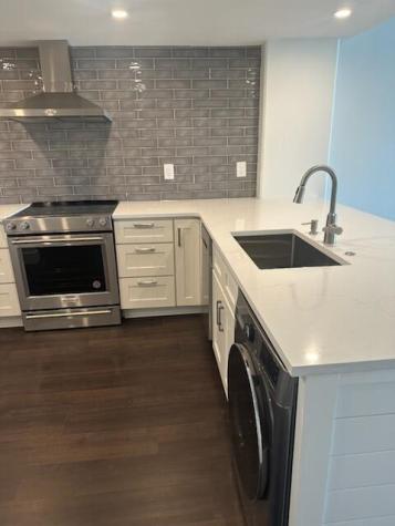 14 Lockwood Drive Charleston SC 29401