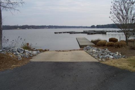 846/845 Eagles Harbor Drive Hodges SC 29653