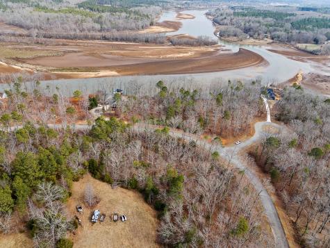 504 Terrapin Pointe Road Hodges SC 29653