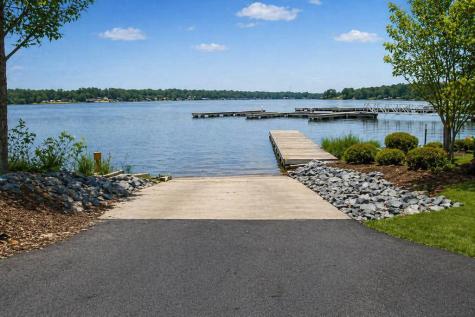 729 Eagles Harbor Drive Hodges SC 29653