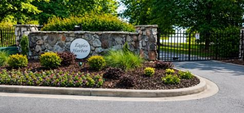 729 Eagles Harbor Drive Hodges SC 29653