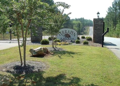 519 Terrapin Pointe Road Hodges SC 29653