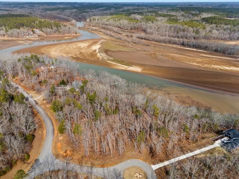 429 Terrapin Pointe Road Hodges SC 29653