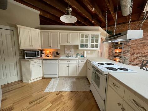 103 Court Square Abbeville SC 29620