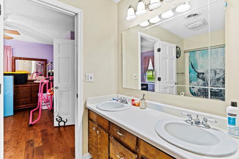3258 Highway 72 W Clinton SC 29325