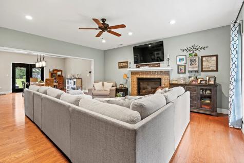 112 Dogwood Road Ninety Six SC 29666