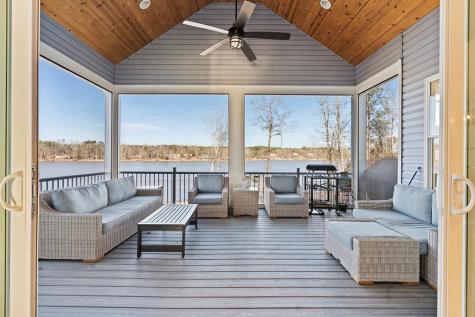 990 Eagles Harbor Drive Hodges SC 29653