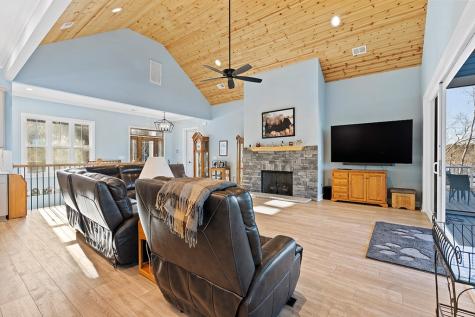990 Eagles Harbor Drive Hodges SC 29653