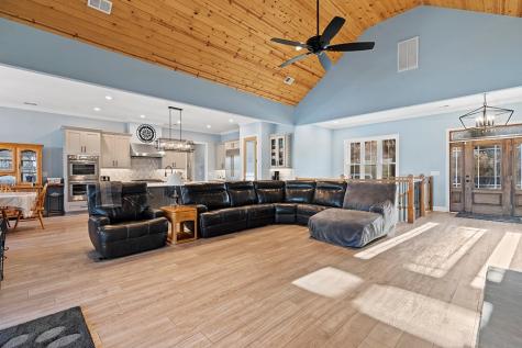 990 Eagles Harbor Drive Hodges SC 29653