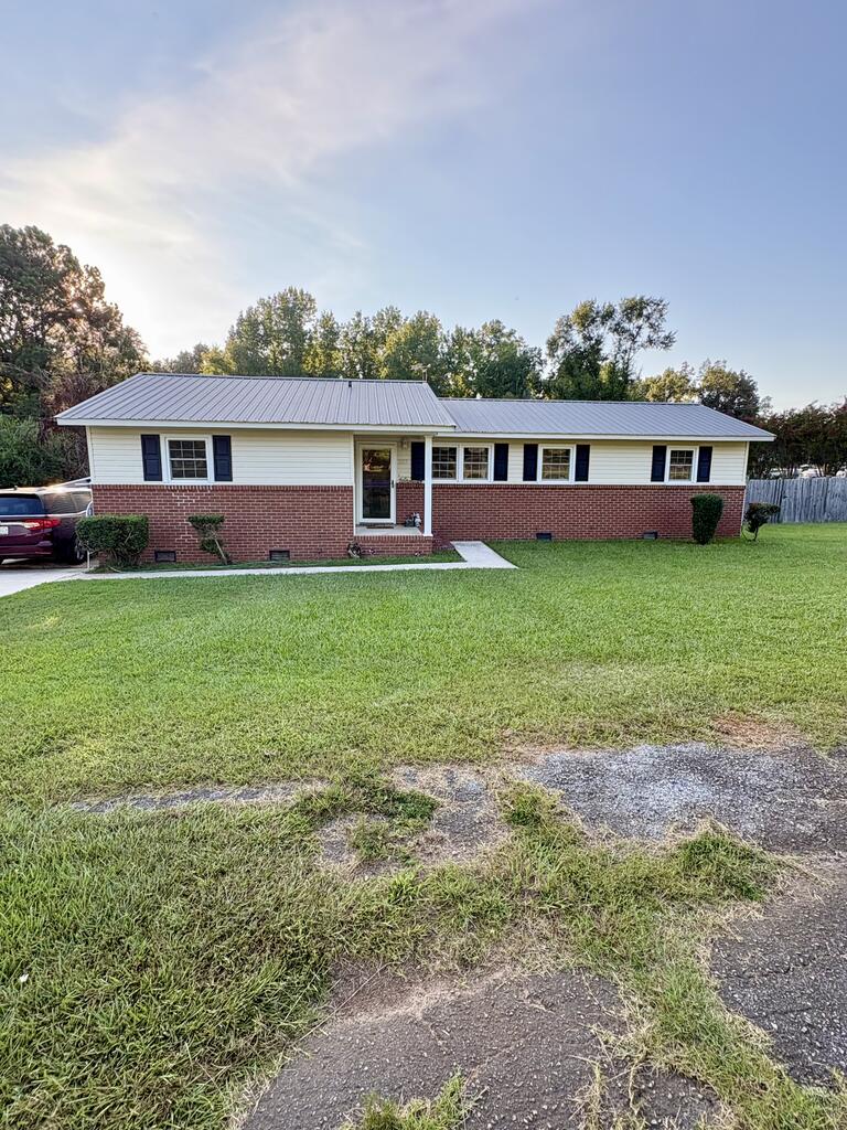 2217 Old Laurens Road Greenwood SC 29649
