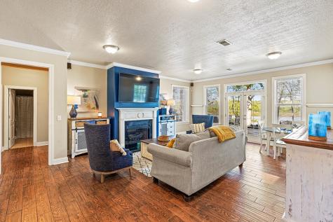 425 Terrapin Pointe Road Hodges SC 29653