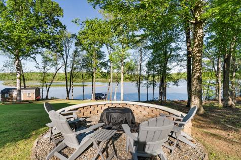 425 Terrapin Pointe Road Hodges SC 29653