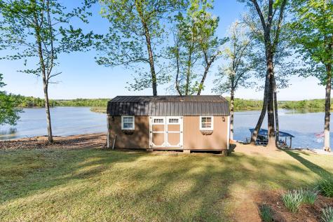 425 Terrapin Pointe Road Hodges SC 29653