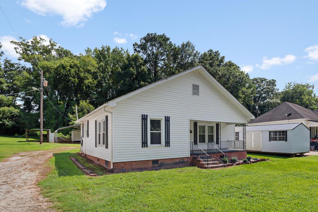 21 Dairy Street Ware Shoals SC 29692