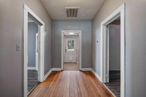 21 Dairy Street Greenwood SC 29692