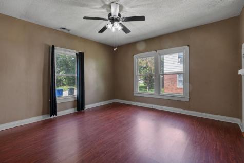 21 Dairy Street Greenwood SC 29692