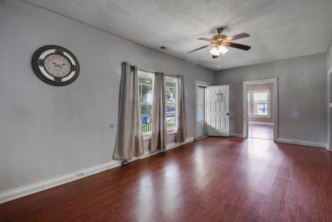 21 Dairy Street Greenwood SC 29692