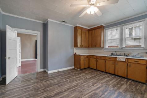 21 Dairy Street Greenwood SC 29692
