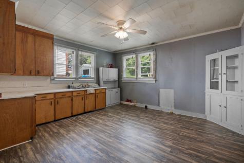 21 Dairy Street Greenwood SC 29692