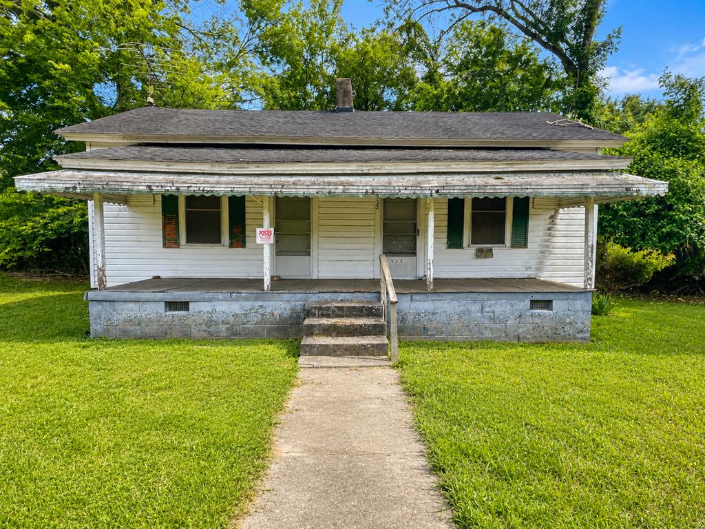 933 Anderson Street Calhoun Falls SC 29628