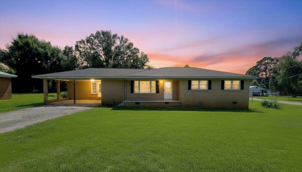 107 Dalewood Street Hodges SC 29653