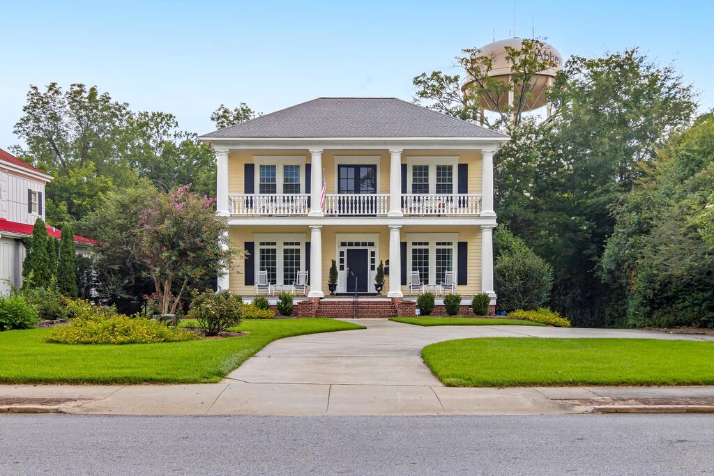 802 N Main Street Abbeville SC 29620