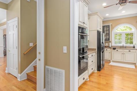 802 N Main Street Abbeville SC 29620