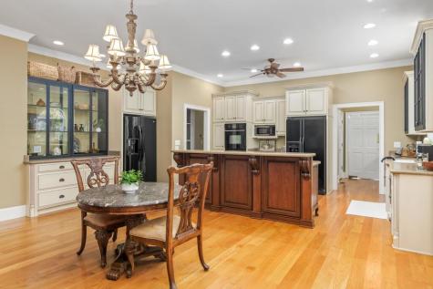 802 N Main Street Abbeville SC 29620