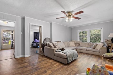 26 Main St W Ware Shoals SC 29692