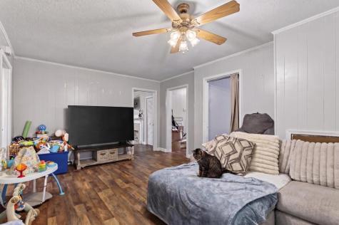 26 Main St W Ware Shoals SC 29692
