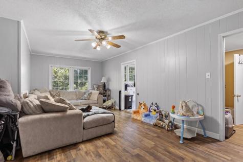 26 Main St W Ware Shoals SC 29692