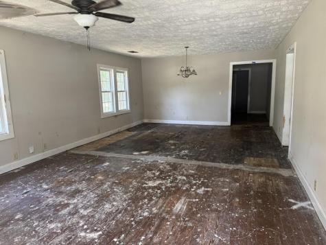 800 Mobley Johnston SC 29832