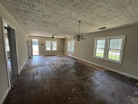 800 Mobley Johnston SC 29832