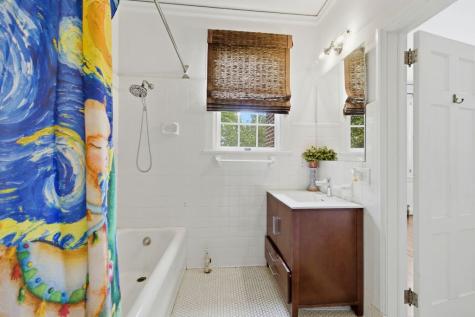 511 E Cambridge Avenue Greenwood SC 29646