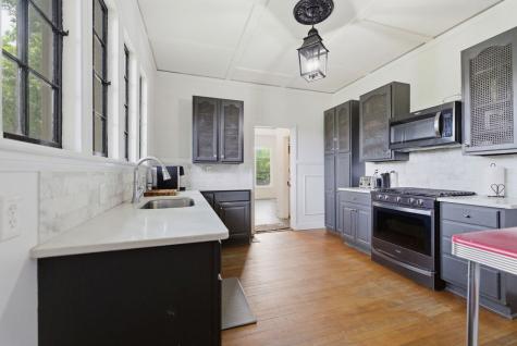511 E Cambridge Avenue Greenwood SC 29646