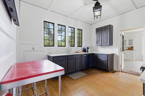 511 E Cambridge Avenue Greenwood SC 29646