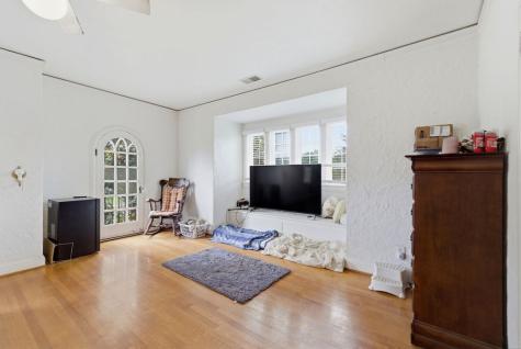 511 E Cambridge Avenue Greenwood SC 29646