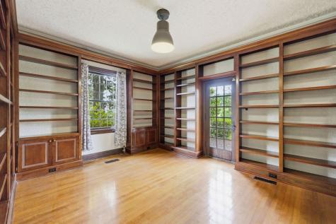 511 E Cambridge Avenue Greenwood SC 29646
