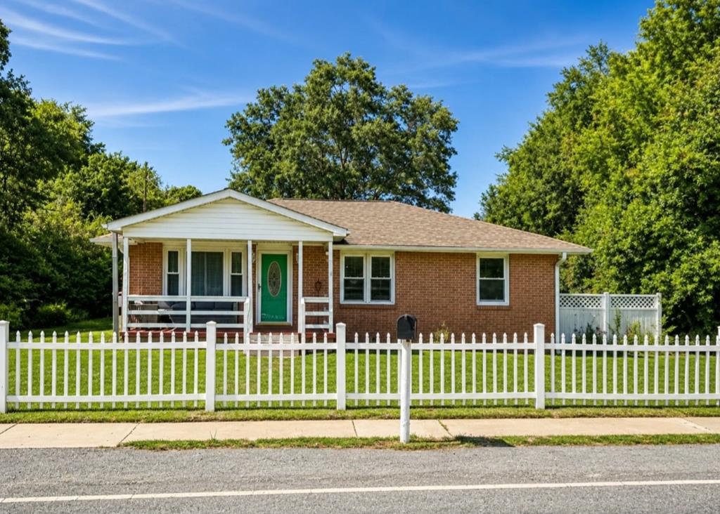 4405 Main Street Hodges SC 29653