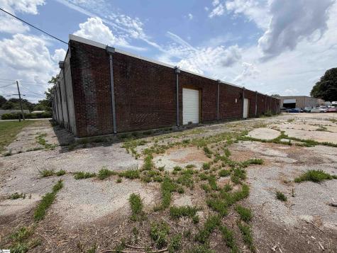 29 E Warehouse Court Taylors SC 29687