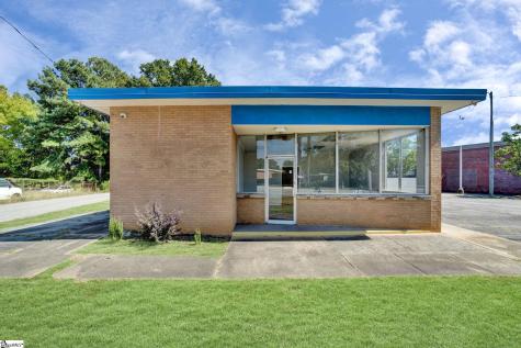 1310 72/221 East Highway Greenwood SC 29649