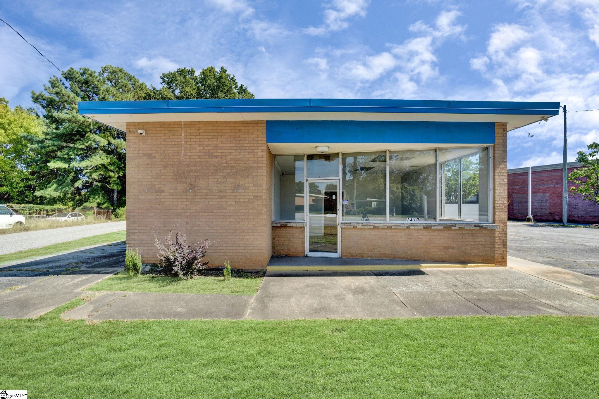 1310 72/221 East Highway Greenwood SC 29649