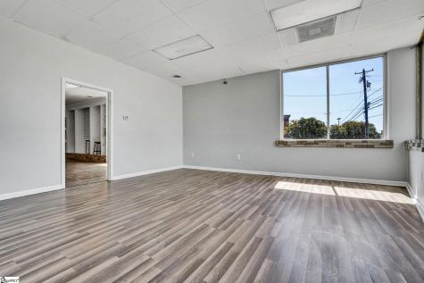 1310 72/221 East Highway Greenwood SC 29649
