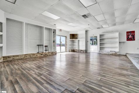 1310 72/221 East Highway Greenwood SC 29649