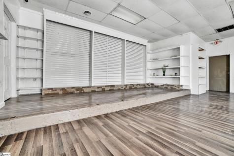 1310 72/221 East Highway Greenwood SC 29649