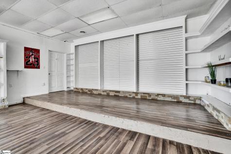 1310 72/221 East Highway Greenwood SC 29649