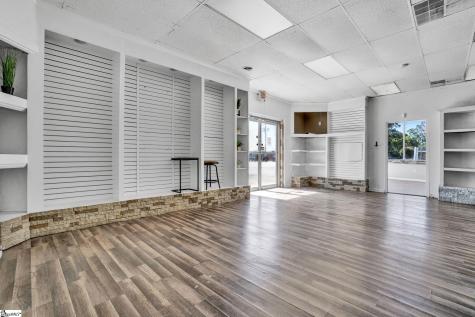 1310 72/221 East Highway Greenwood SC 29649