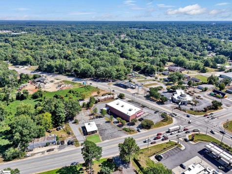 1310 72/221 East Highway Greenwood SC 29649